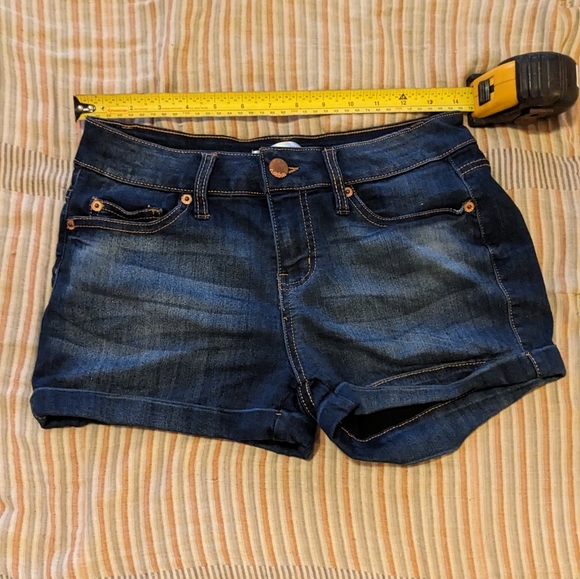 Women's jean shorts - Picture 3 of 5